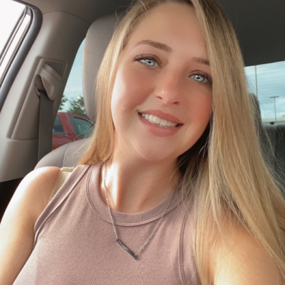 Meet your Posher, Alisha